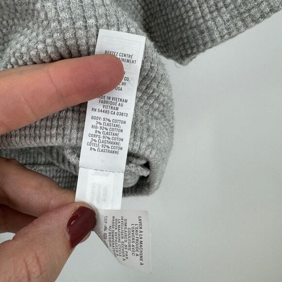 Offline by Aerie Waffle Knit Cropped Top Shirt Large Gray Boxy Fit Casual Y2K - Picture 8 of 9